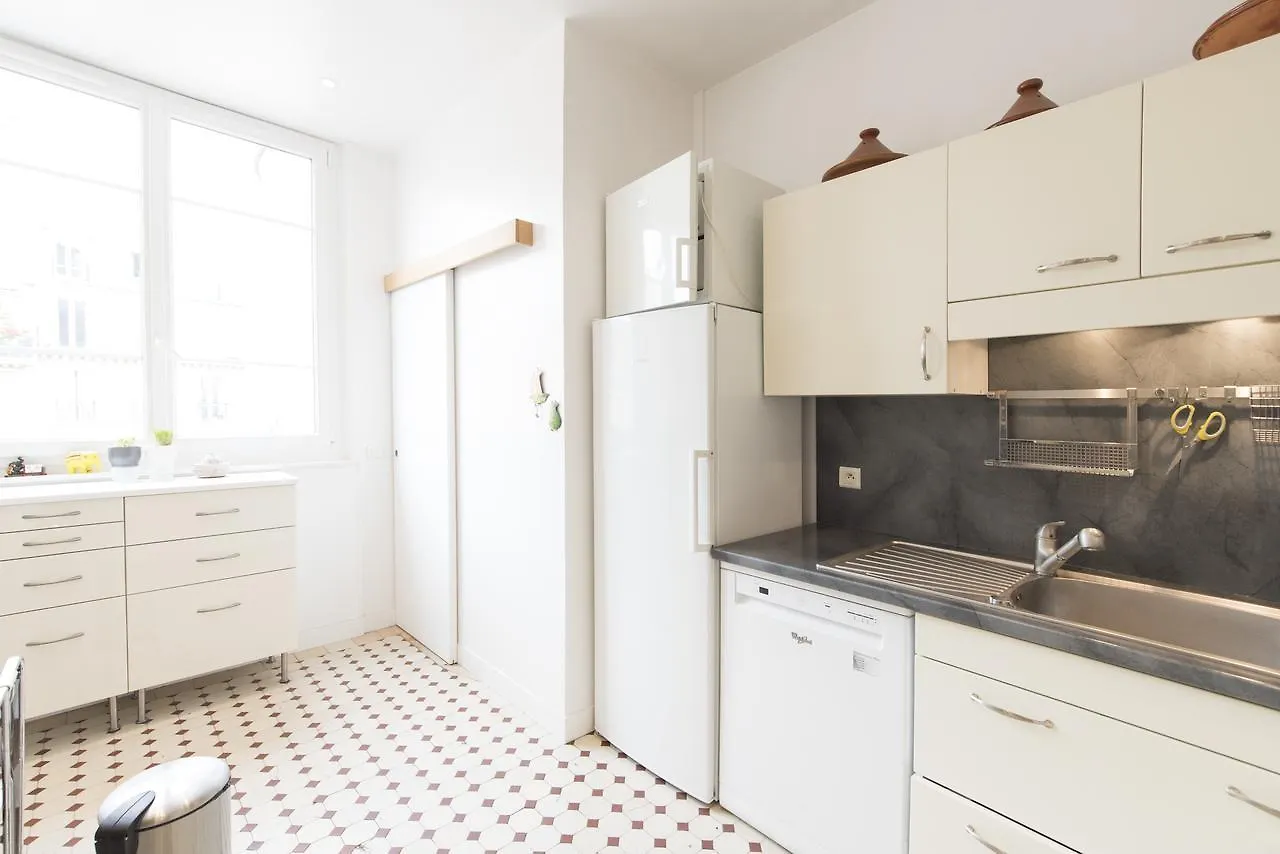 Apartment Veeve - Elegance Near Batignolles Paris