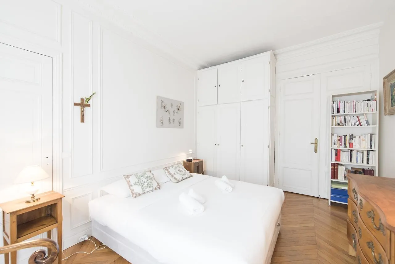 Veeve - Elegance Near Batignolles * París